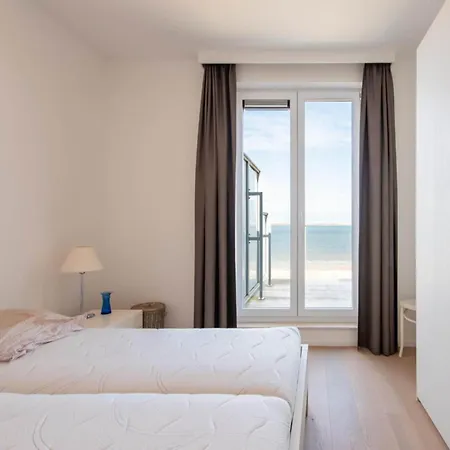 Duplex By The Coast With Stunning Sea Views *