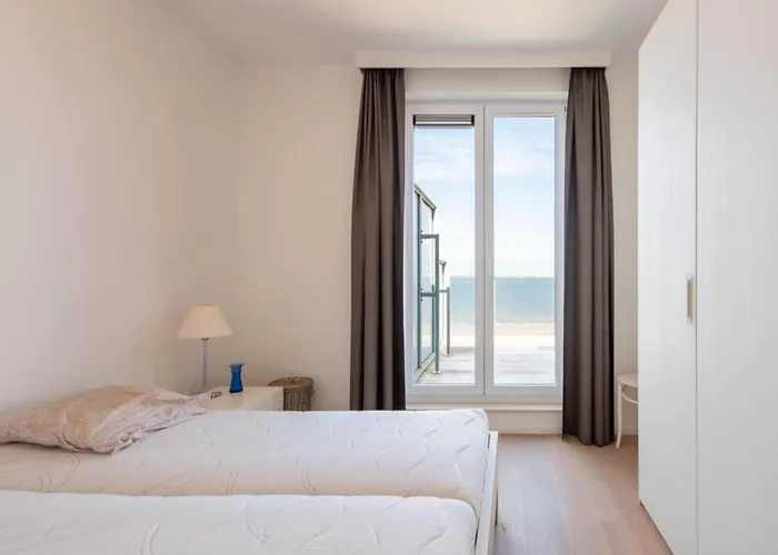 Duplex By The Coast With Stunning Sea Views *